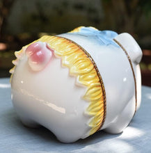 Load image into Gallery viewer, Chinese Feng Shui Good Fortune Wealth Lucky Gold Money Piggy Bank Statue Home/Office Decor Sculpture Craft Living Room TV Cabinet Fortune Ornament Housewarming Gift