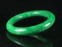 Load image into Gallery viewer, 10% OFF- 58/59/60mm Certified Natural Jadeite Emerald A Jade HandCarved Lucky Round Bracelet Bangle GX793