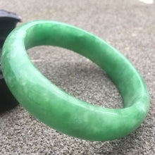 Load image into Gallery viewer, 10% OFF- 57/58/59mm Certified Jadeite Emerald A Jade HandCarved Lucky Bracelet Bangle GX305