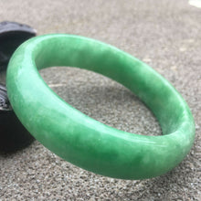 Load image into Gallery viewer, 10% OFF- 57/58/59mm Certified Jadeite Emerald A Jade HandCarved Lucky Bracelet Bangle GX305