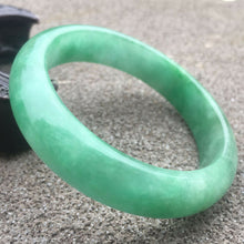 Load image into Gallery viewer, 10% OFF- 57/58/59mm Certified Jadeite Emerald A Jade HandCarved Lucky Bracelet Bangle GX306