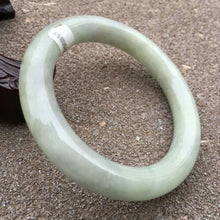 Load image into Gallery viewer, 54-56mm Certified Natural Lavender Jadeite Emerald A Jade HandCarved Round Bangle HA0857 with Gift Box