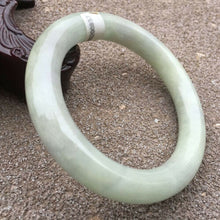 Load image into Gallery viewer, 54-56mm Certified Natural Lavender Jadeite Emerald A Jade HandCarved Round Bangle HA0857 with Gift Box