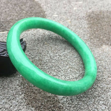 Load image into Gallery viewer, 10% OFF- 57/58/59mm Certified Natural Green Jadeite Emerald A Jade HandCarved Round Bracelet Bangle GX3221 with Gift Box