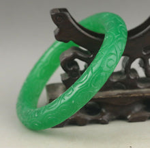 Load image into Gallery viewer, 60/61/62mm Certified Natural Green Jadeite Emerald A Jade HandCarved Dragon Round Bracelet Bangle A1940 with Gift Box