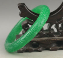 Load image into Gallery viewer, 60/61/62mm Certified Natural Green Jadeite Emerald A Jade HandCarved Dragon Round Bracelet Bangle A1940 with Gift Box