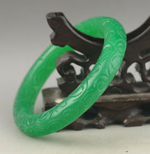 Load image into Gallery viewer, 60/61/62mm Certified Natural Green Jadeite Emerald A Jade HandCarved Dragon Round Bracelet Bangle A1940 with Gift Box