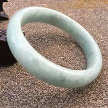 Load image into Gallery viewer, 10% OFF- 55/56/57mm Certified Natural Jadeite Emerald A*Jade HandCarved Bracelet Bangle GX395