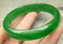 Load image into Gallery viewer, 54-56mm Certified Natural Icy Green Jadeite Emerald A Jade HandCarved Bangle A1940 with Gift Box