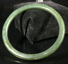 Load image into Gallery viewer, 10% OFF- 52/53/54mm Certified Natural Green Hetian Emerald A*Jade HandCarved Lucky Round Bracelet Bangle GX625