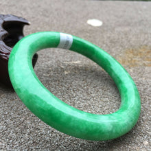 Load image into Gallery viewer, 10% OFF- 58/59/60mm Certified Natural Jadeite Emerald A*Jade HandCarved Lucky Round Bracelet Bangle x2158