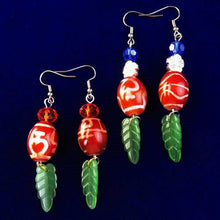 Load image into Gallery viewer, 10% OFF- A Pair of Vintage Beautiful Heaven Eye Red Bead Green Jade Leaf Silver Earrings D18766