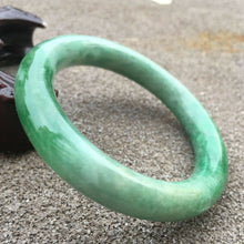 Load image into Gallery viewer, 10% OFF- 55/56/57mm Certified Natural Jadeite Emerald A Jade HandCarved Lucky Round Bracelet Bangle GX600