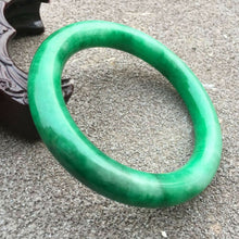 Load image into Gallery viewer, 58-60mm Certified Natural Green Jadeite Emerald A Jade HandCarved Round Bracelet Bangle GX3737 with Gift Box