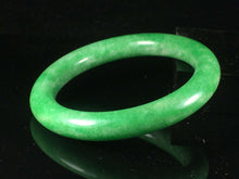 Load image into Gallery viewer, 10% OFF- 58/59/60mm Certified Natural Jadeite Emerald A Jade HandCarved Lucky Round Bracelet Bangle GX779