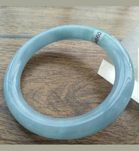 Load image into Gallery viewer, 60/61/62mm Certified Natural Lavender Jadeite Emerald A Jade HandCarved Round Bracelet Bangle A660