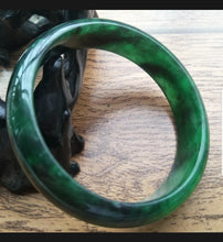 Load image into Gallery viewer, 58/59/60mm Certified Natural Jadeite Emerald A Jade HandCarved Bracelet Bangle F362