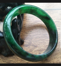 Load image into Gallery viewer, 58/59/60mm Certified Natural Jadeite Emerald A Jade HandCarved Bracelet Bangle F362