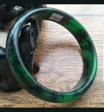 Load image into Gallery viewer, 57/58/59mm Certified Natural Jadeite Emerald A Jade HandCarved Bracelet Bangle F363