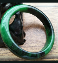 Load image into Gallery viewer, 58/59/60mm Certified Natural Jadeite Emerald A Jade HandCarved Bracelet Bangle F332