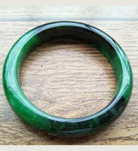 Load image into Gallery viewer, 58/59/60mm Certified Natural Jadeite Emerald A Jade HandCarved Bracelet Bangle F332