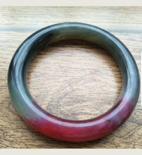 Load image into Gallery viewer, 54/55/56mm Certified Natural Red Xiu Emerald A Jade HandCarved Round Bracelet Bangle Z004