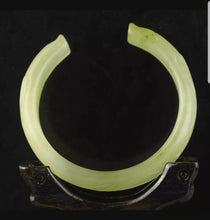 Load image into Gallery viewer, 61/62/63mm Certified Natural Jadeite Emerald A Jade HandCarved Dragon Bracelet Bangle A-88