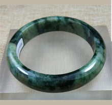 Load image into Gallery viewer, 55/56/57mm Certified Natural Jadeite Emerald A*Jade HandCarved Bangle Z4696