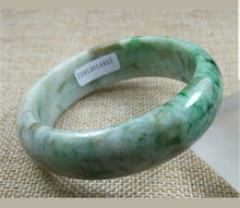 Load image into Gallery viewer, 57/58/59mm Certified Natural Jadeite Emerald A*Jade HandCarved Bangle Z4453