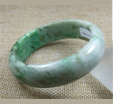 Load image into Gallery viewer, 57/58/59mm Certified Natural Jadeite Emerald A*Jade HandCarved Bangle Z4453