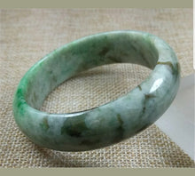 Load image into Gallery viewer, 56/57/58mm Certified Natural Jadeite Emerald A*Jade HandCarved Bangle Z4450
