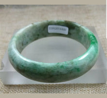 Load image into Gallery viewer, 56/57/58mm Certified Natural Jadeite Emerald A*Jade HandCarved Bangle Z4450