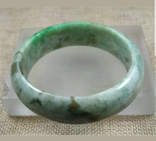 Load image into Gallery viewer, 56/57/58mm Certified Natural Jadeite Emerald A*Jade HandCarved Bangle Z4450