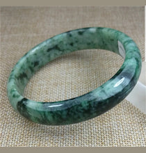 Load image into Gallery viewer, 59/60/61mm Certified Natural Jadeite Emerald A*Jade HandCarved Bangle Z3208
