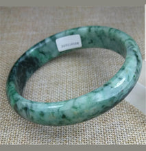 Load image into Gallery viewer, 59/60/61mm Certified Natural Jadeite Emerald A*Jade HandCarved Bangle Z3208