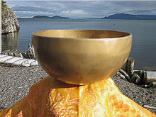 Load image into Gallery viewer, Great Sound! Complete 3 PC Set of Chinese Natural Antique Exquisite Handcrafted 5.25" Hand Hammered Buddhist Singing