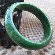 Load image into Gallery viewer, 10% OFF- 57/58/59 mm Certified Natural Jadeite Emerald Jade Bangle《Grade A》T804