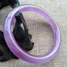 Load image into Gallery viewer, 10% OFF- 58/59/60 mm Certified Natural Jadeite Emerald A*Jade HandCarved Bangle V558
