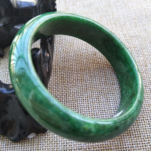 Load image into Gallery viewer, 10% OFF- 57/58/59 mm Certified Natural Jadeite Emerald Jade Bangle《Grade A》T804
