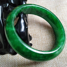Load image into Gallery viewer, 10% OFF- 56/57/58 mm Certified Natural Jadeite Emerald A Jade HandCarved Bracelet Bangle A218