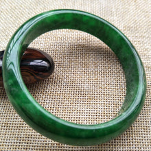 Load image into Gallery viewer, 10% OFF- 56/57/58 mm Certified Natural Jadeite Emerald A Jade HandCarved Bangle Z033