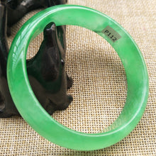 Load image into Gallery viewer, 10% OFF- 58/59/60 mm Certified Natural Jadeite Emerald A*Jade HandCarved Bangle P112