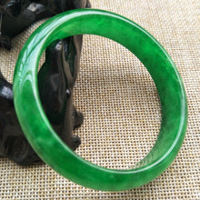 Load image into Gallery viewer, 10% OFF- 56/57/58mm Certified Natural Jadeite Emerald A*Jade HandCarved Bangle T112
