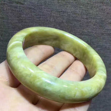 Load image into Gallery viewer, 10% OFF- 58/59/60 mm Certified Natural Jadeite Emerald A*Jade HandCarved Fluttering Flower Bangle