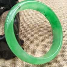 Load image into Gallery viewer, 10% OFF- 58/59/60 mm Certified Natural Jadeite Emerald A*Jade HandCarved Bangle P112