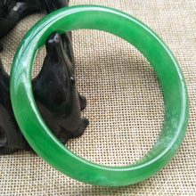 Load image into Gallery viewer, 10% OFF- 63/64/65 mm Certified Natural Jadeite Emerald A*Jade HandCarved Bangle P114