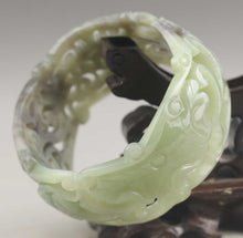 Load image into Gallery viewer, 10% OFF- 60/61/62mm Certified Chinese Natural Light Green Hetian Emerald A*Jade HandCaved Flower Hollowed Out Bangle A1940