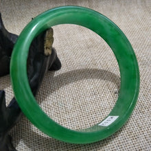 Load image into Gallery viewer, 10% OFF- 59/60/61mm Certified Natural Green Jadeite Emerald A*Jade HandCarved Bangle K112