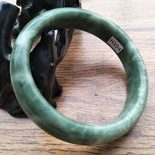 Load image into Gallery viewer, 10% OFF- 58/59/60mm Certified Natural Oily Green Jadeite Emerald A*Jade HandCarved Bangle H104