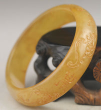 Load image into Gallery viewer, 10% OFF- 58/59/60mm Certified Natural Jadeite Emerald A*Jade HandCarved Bats Shou Bangle NO.G212
